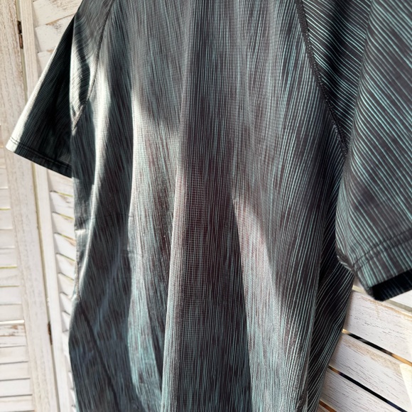 Janji | Helio Tech T-Shirt in Sea Stripe - Picture 2 of 6